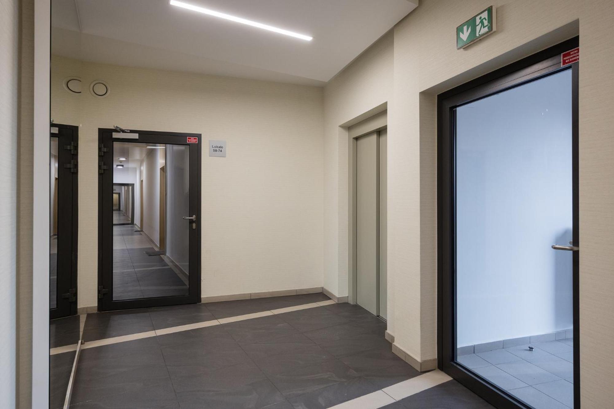 Warsaw-Aparts Herbu Janina Szpital Kültér fotó
